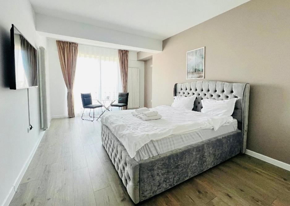 Coresi 1 Apartament *
